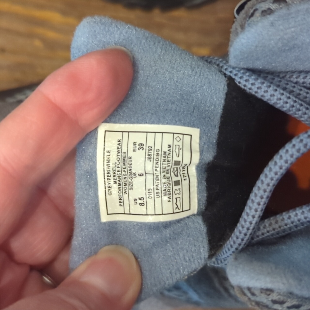 Merrell Moab mid Womens size 8.5 , gray blue waterproof hiking boots